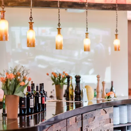 Trihotel - Wellnesshotel Adults Only מלון